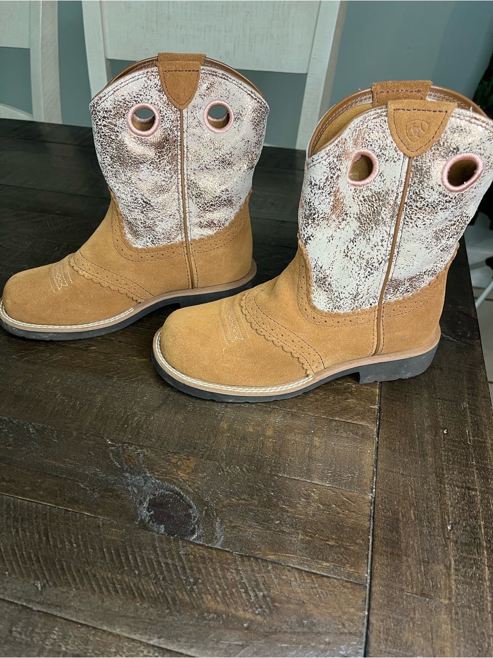 Ariat 3.5 Kids Pull-On Western Boots in Tan and pink Distressed fatbaby